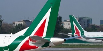 Alitalia taglia i costi e fa i primi passi verso una gestione low cost